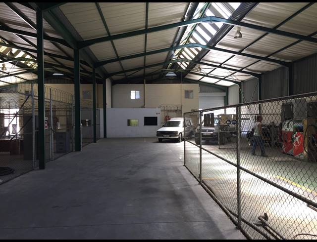 1,260M² FACTORY TO LET IN PAROW INDUSTRIAL